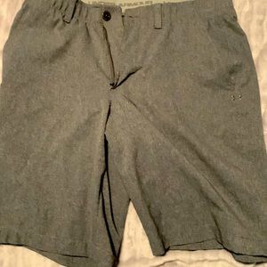 Under Armour Mens Golf/Casual shorts (32 waist)